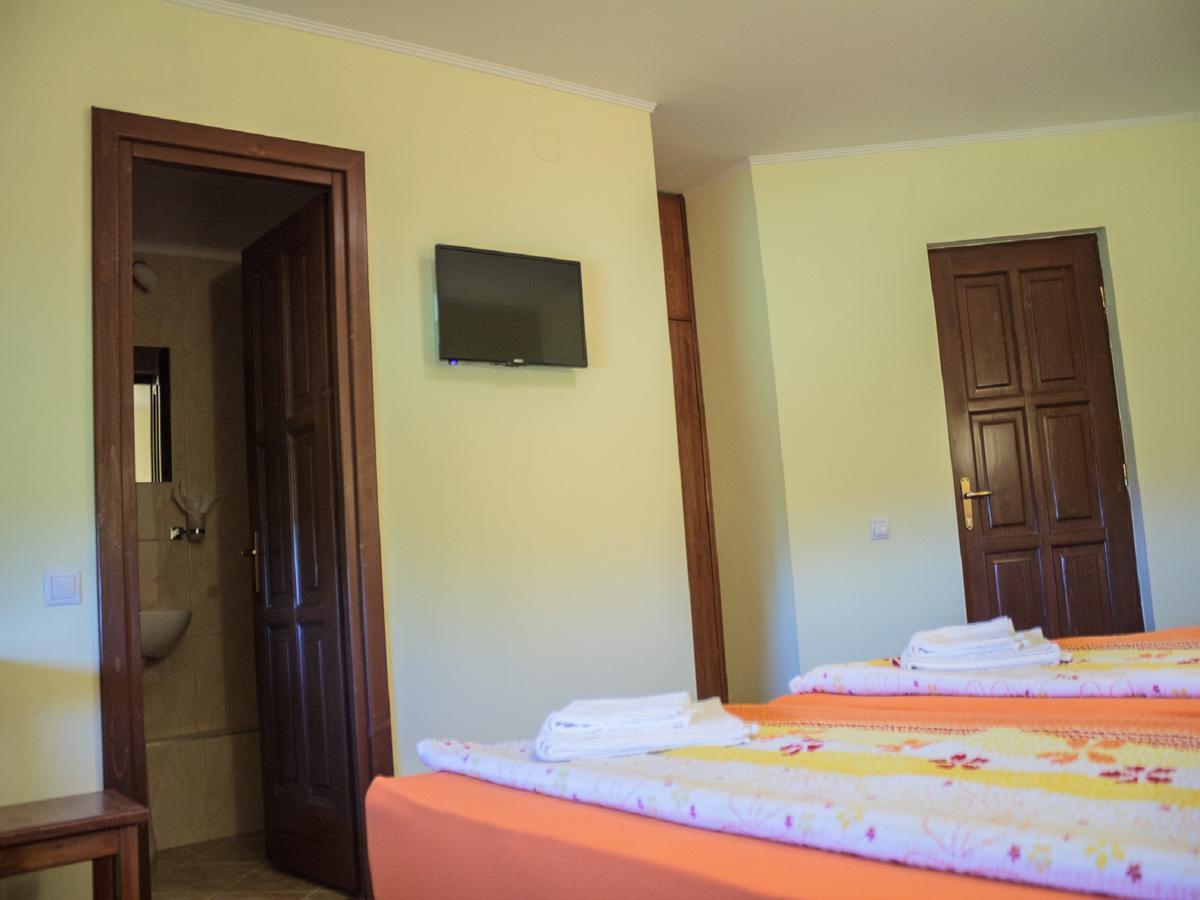 Gyongyvirag Panzio Bed & Breakfast Turia Exterior photo